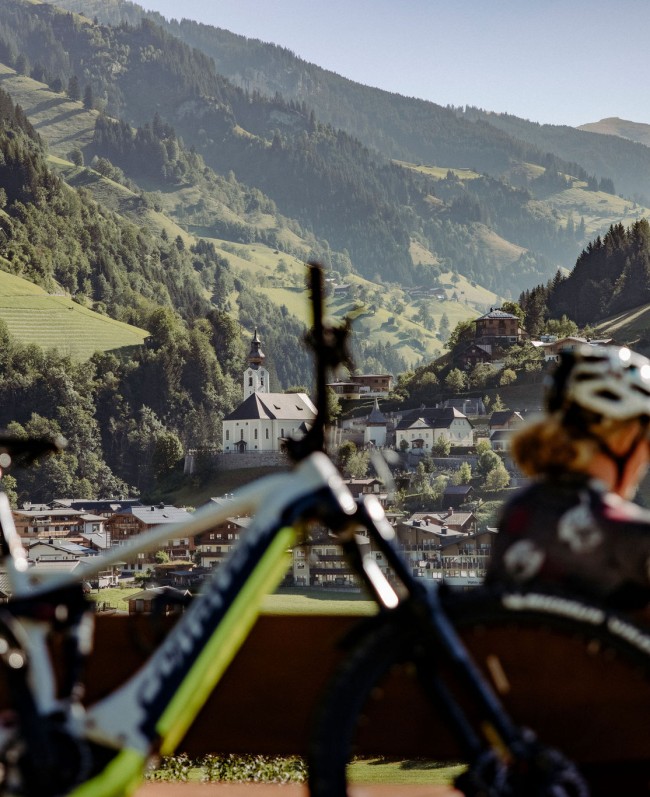 Verschnaufmoment mit Blick auf Großarl